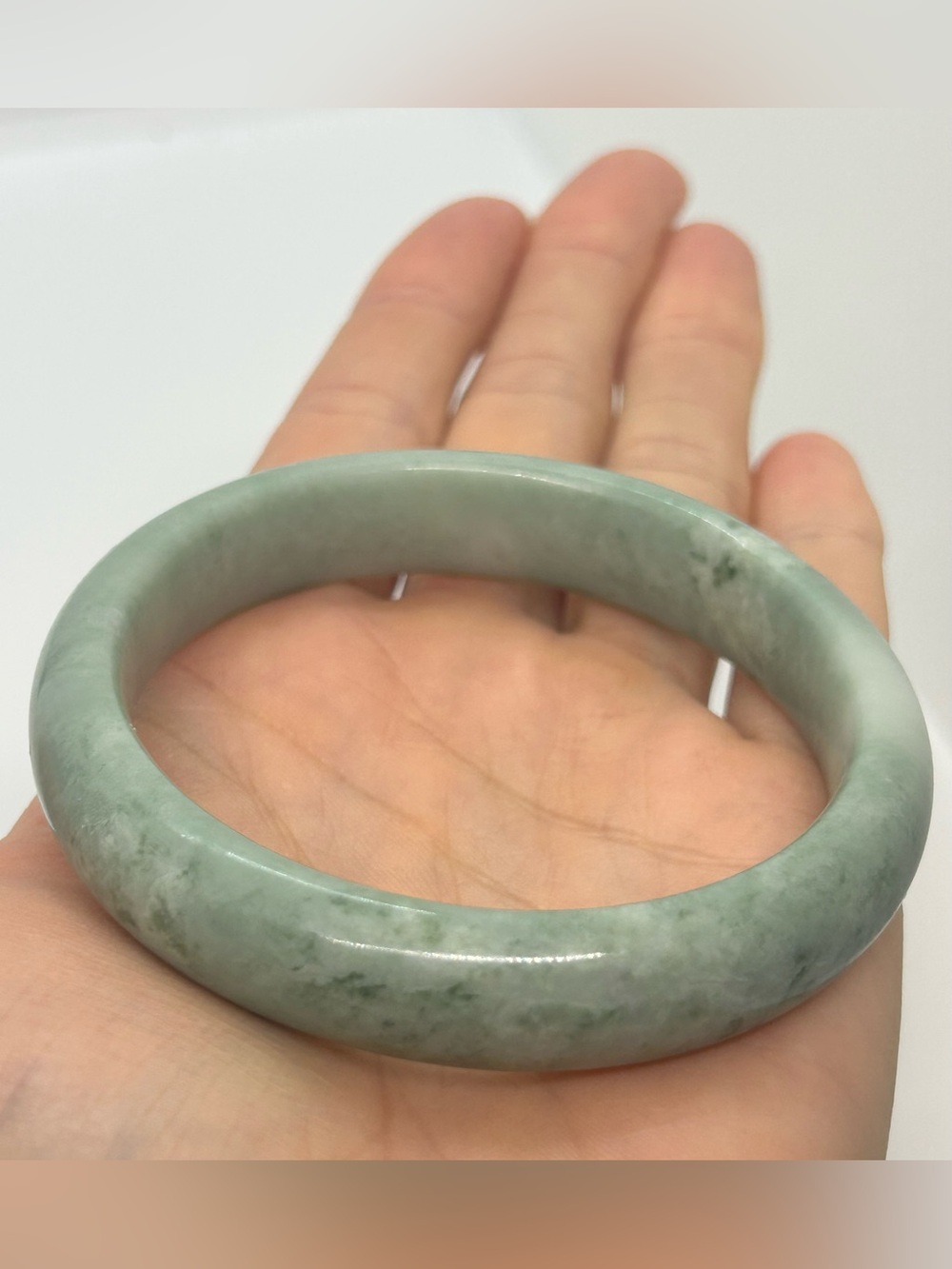 Natural Light Green Jade Bangle